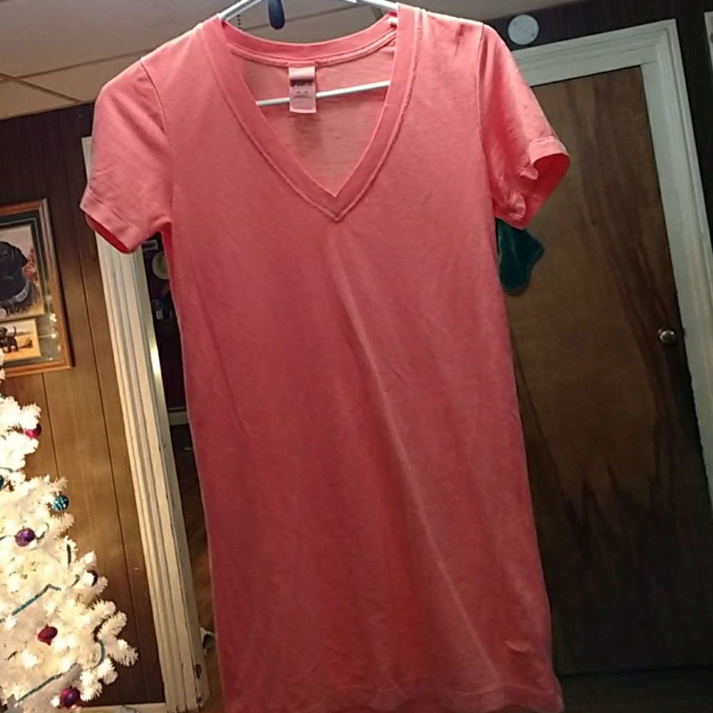 T-shirt pink